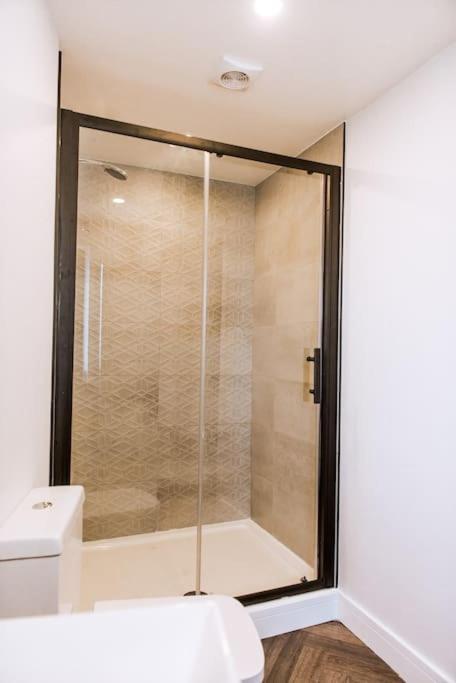 Modern 1-Bed Studio 3D Close To Royal Infirmary & Dmu Лестър Екстериор снимка